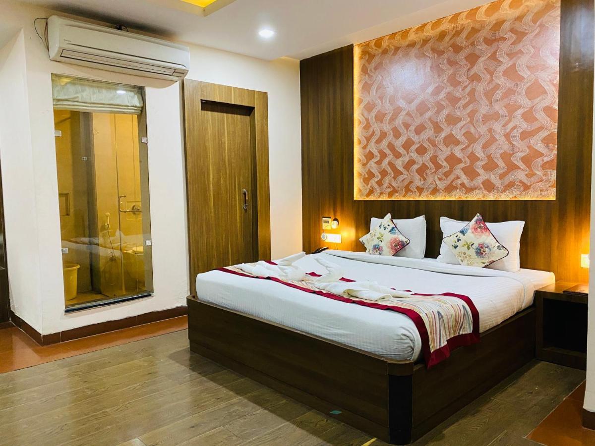 Hotel Ajay International Allahabad Esterno foto