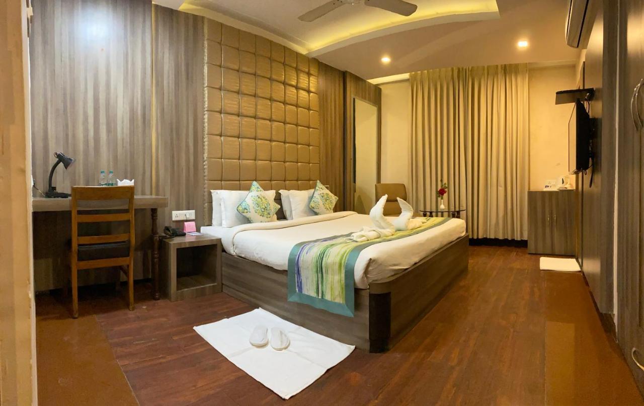 Hotel Ajay International Allahabad Esterno foto