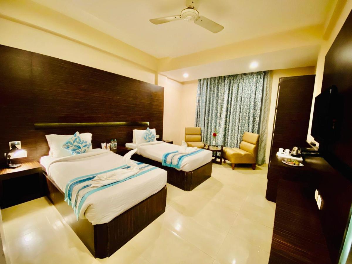 Hotel Ajay International Allahabad Esterno foto