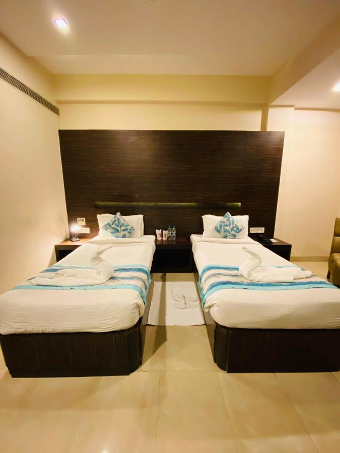 Hotel Ajay International Allahabad Esterno foto